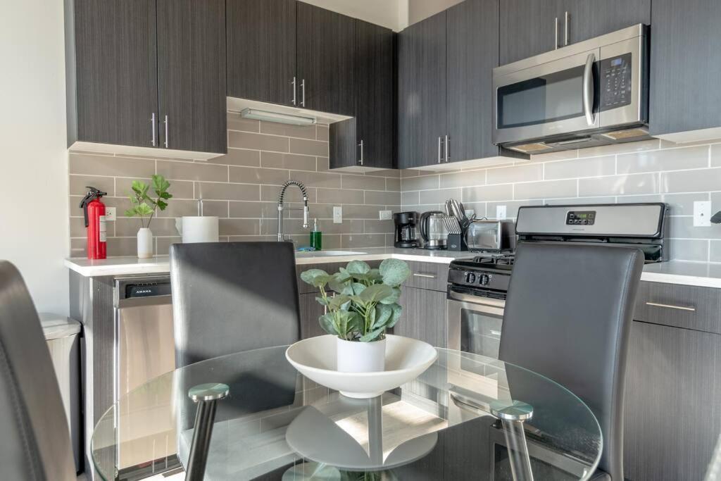 Mccormick Place Beautiful 2Br Apartment With Optional Parking Sleeps Up To 8 Near Soldier Field, Grant Park And Lakefront Trail Chicago Luaran gambar